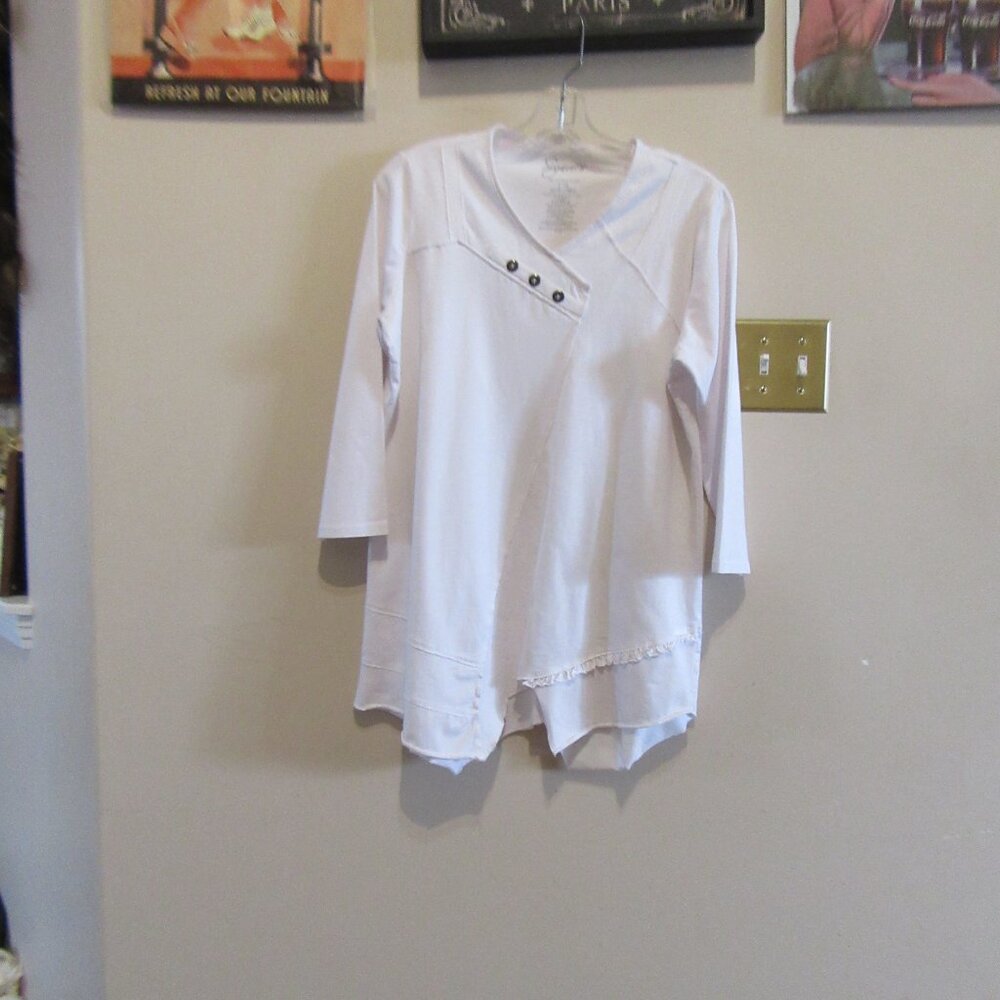 White top -Size Large Suzanne's